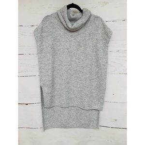 Rain & Rose Sleeveless Sweater